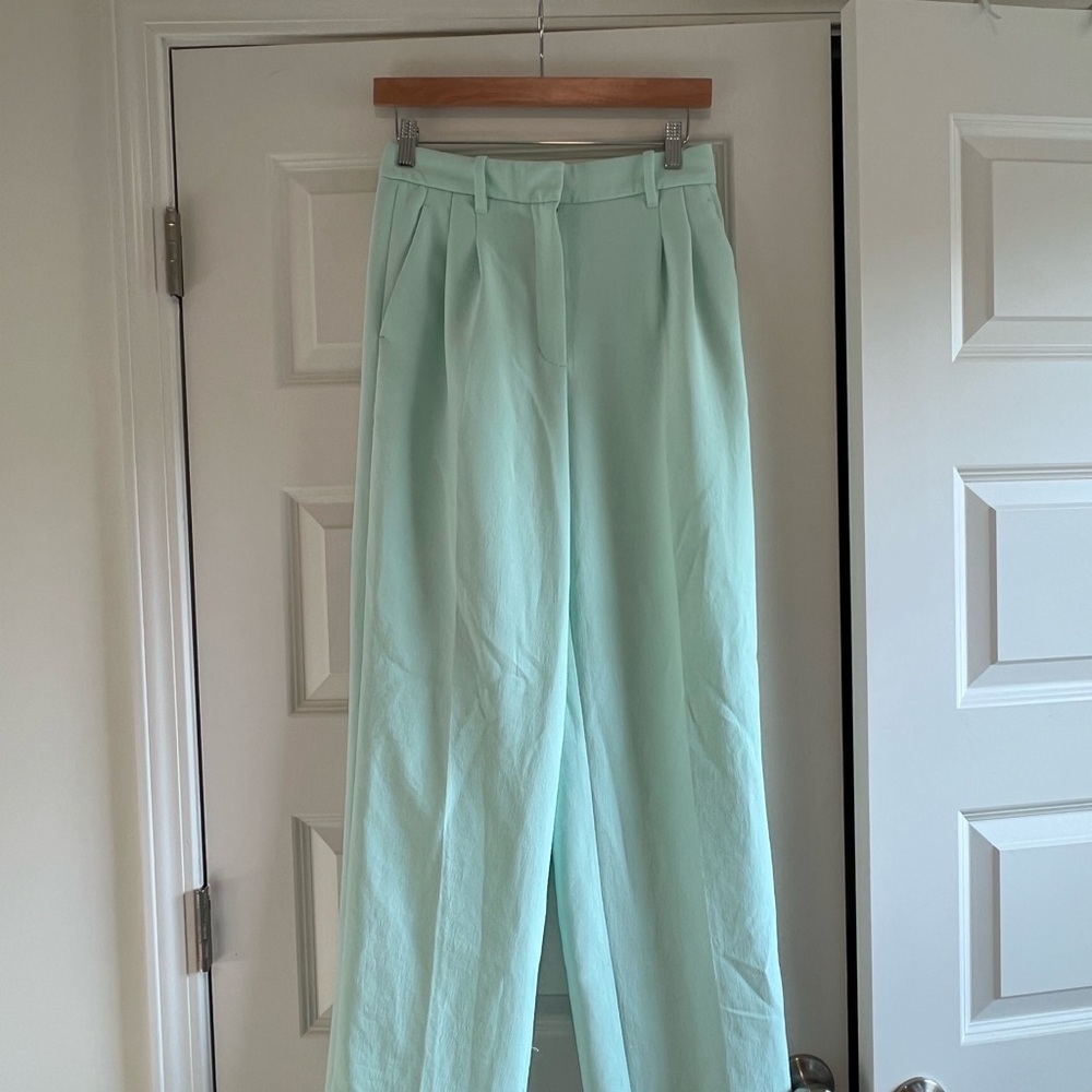 Aritzia Effortless Pant in mint green
